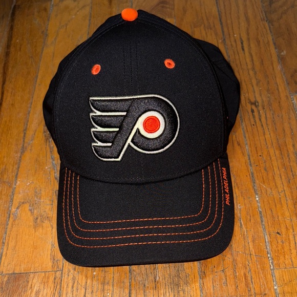 NHL Other - NHL Philadelphia Flyers Stretch Hat L/XL LIKE NEW